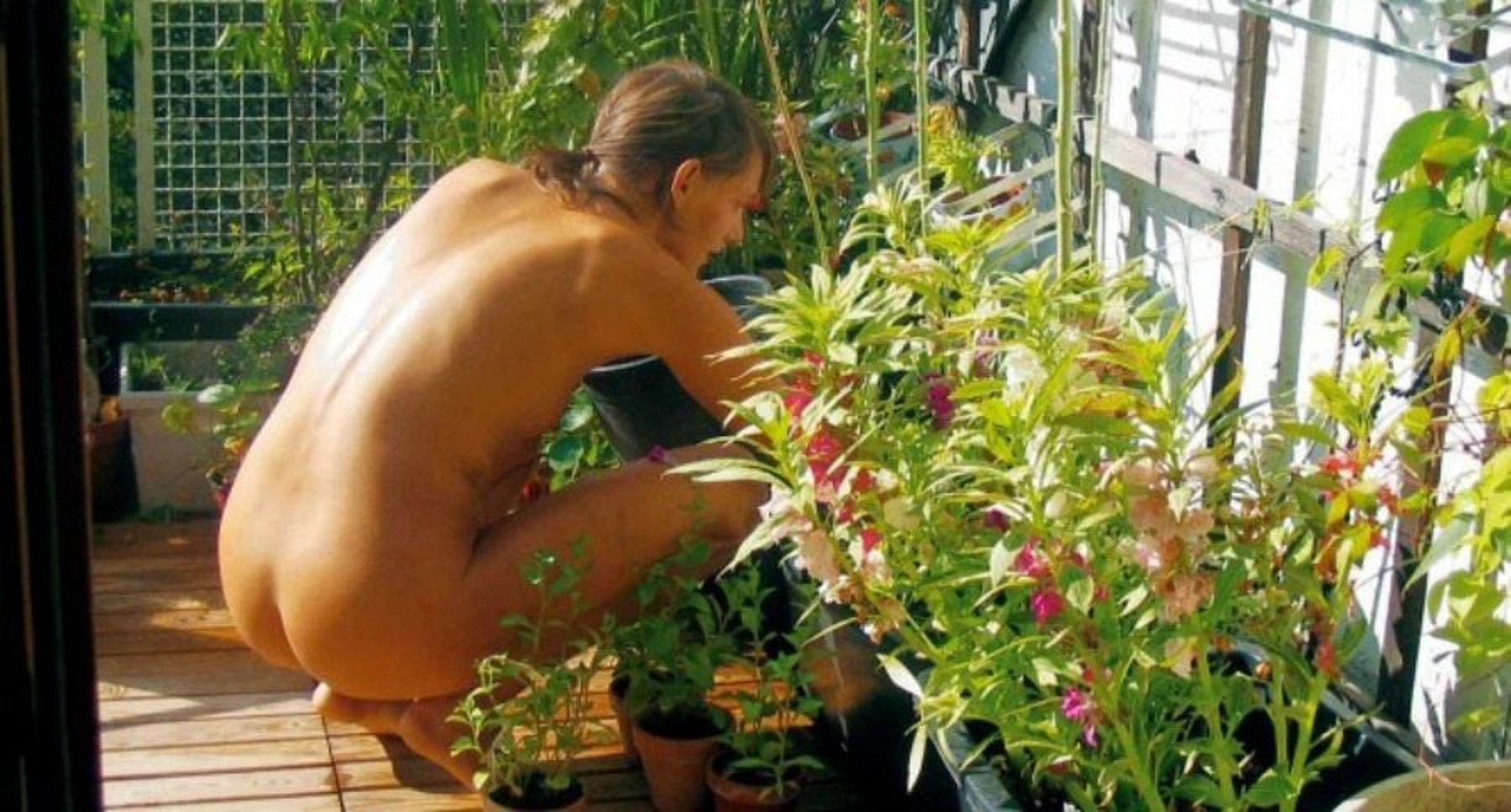 Gardening Nude 80